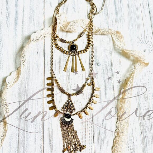 FREE PEOPLE Bring It Home Layered Necklace In Gold NWT - Picture 3 of 7